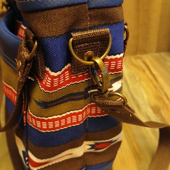 New Bucket Saddle Purse Crossbody Bag Southwestern Sarape Stripe Red White Blue - Picture 11 of 16